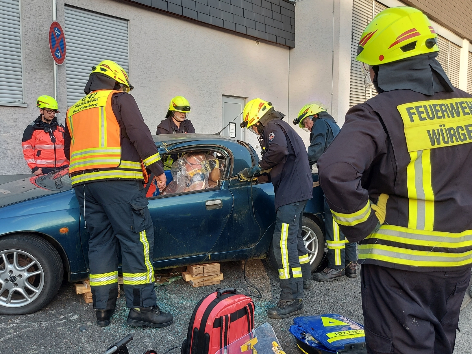 Feuerwehr bei Übungsszenario im Einsatz